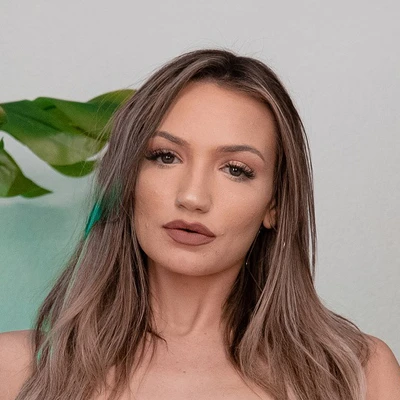 Mia Molotov VR Porn Videos - PirouVR.com Mia Molotov VR Porn Star
